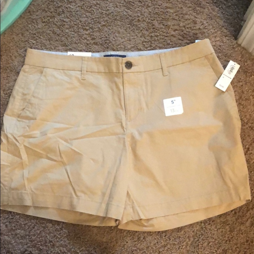 NWT Old Navy 5” Everyday Shorts - Khaki size 12